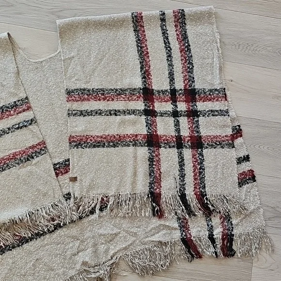 Roots Canada Cozycore Cape Poncho Wearable Blanket Sweater One Size - Picture 8 of 11